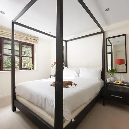 21, Hustyns, Nr * Wadebridge